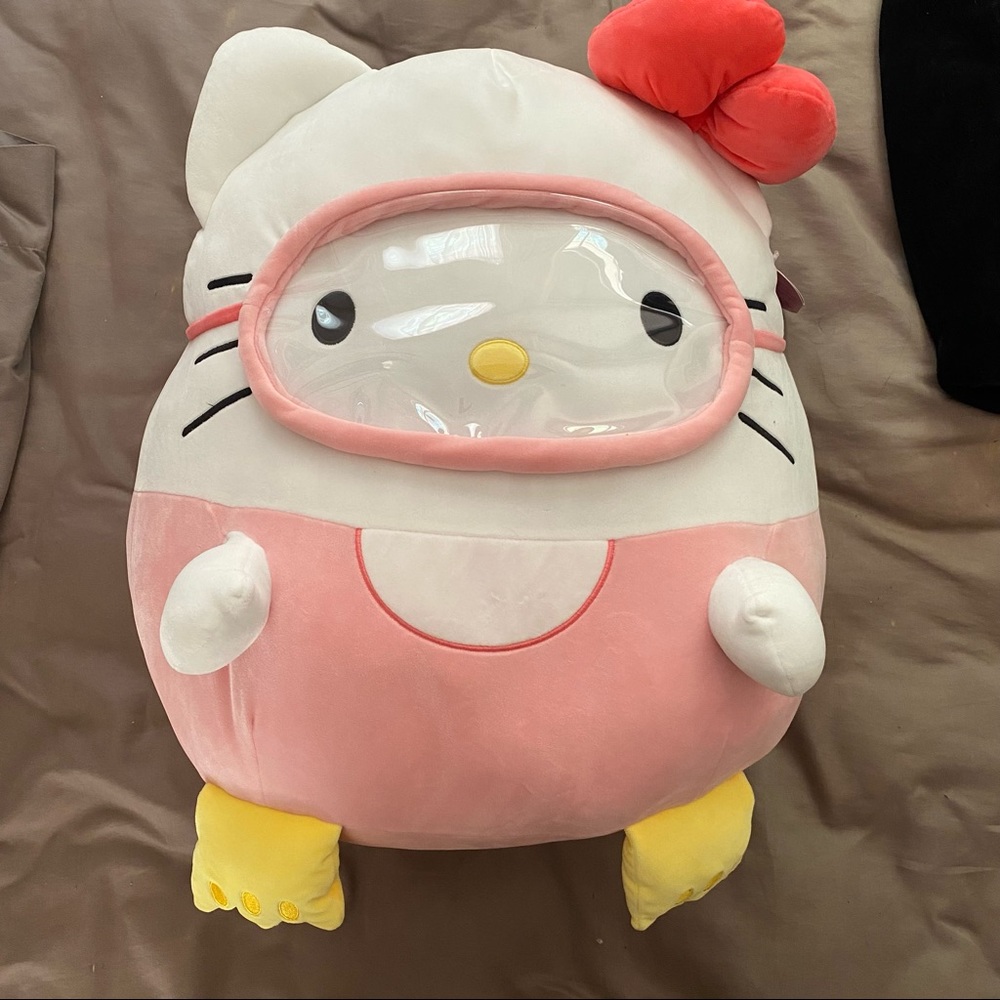 Hello Kitty Squishmallow